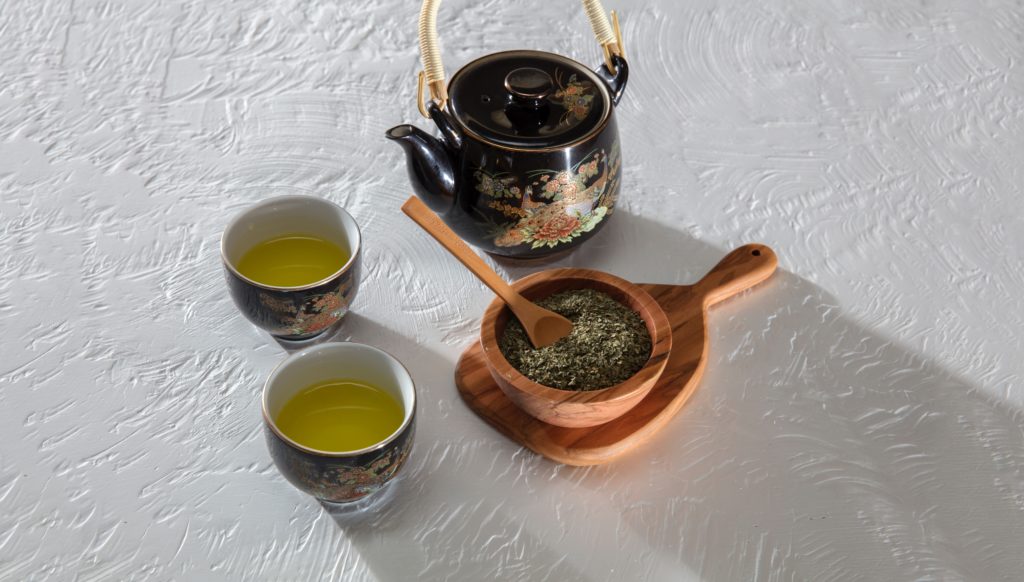 Preparo de chá verde
